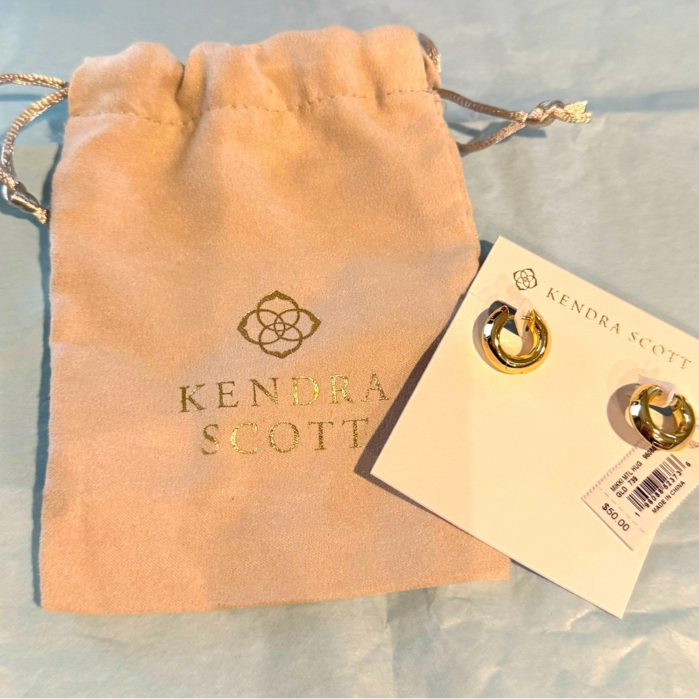 Mikki Metal Huggie Earrings in Gold